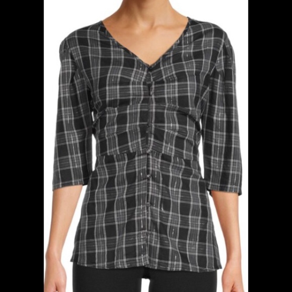 NWT Plaid Button Up Fitted Top, XL.